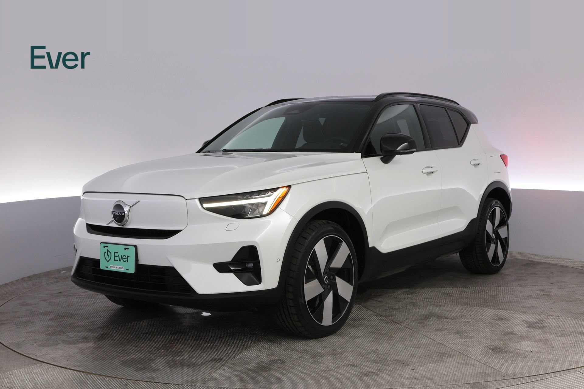 Used 2023 Volvo XC40 Recharge Plus w/ Protection Package Premier AWD/4WD image 2