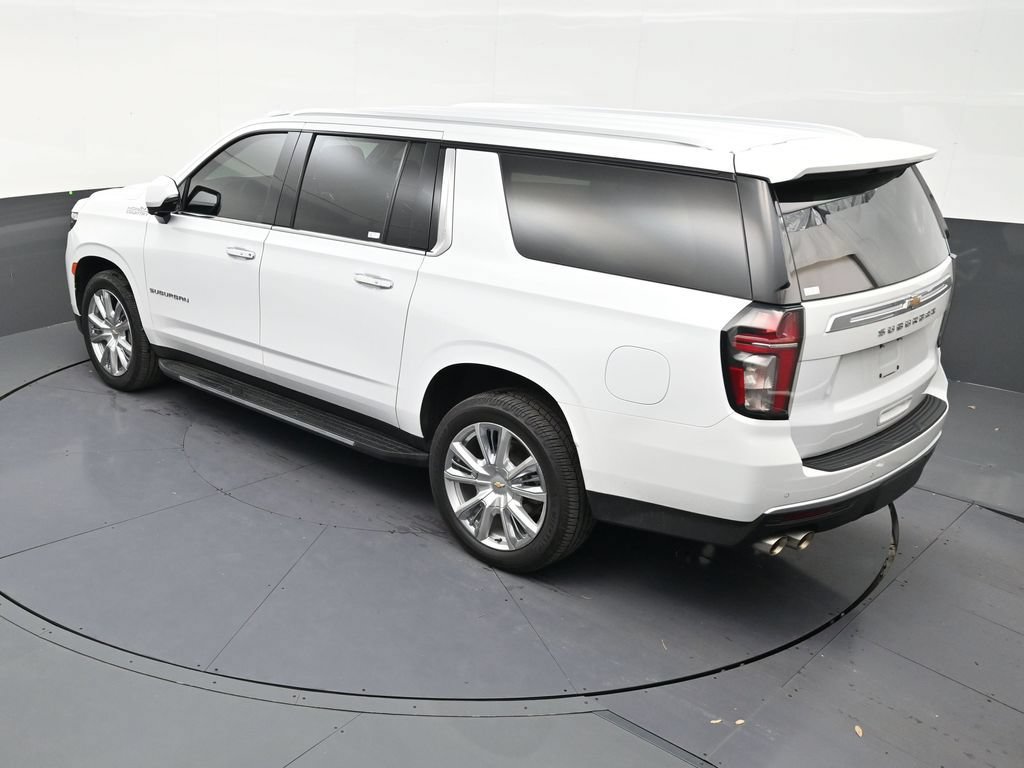 Used 2022 Chevrolet Suburban High Country RWD image 15