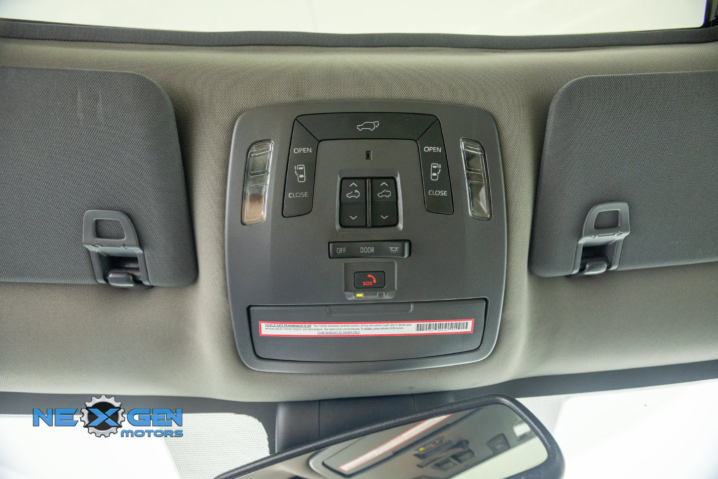 Used 2024 Toyota Sienna Limited AWD/4WD image 22