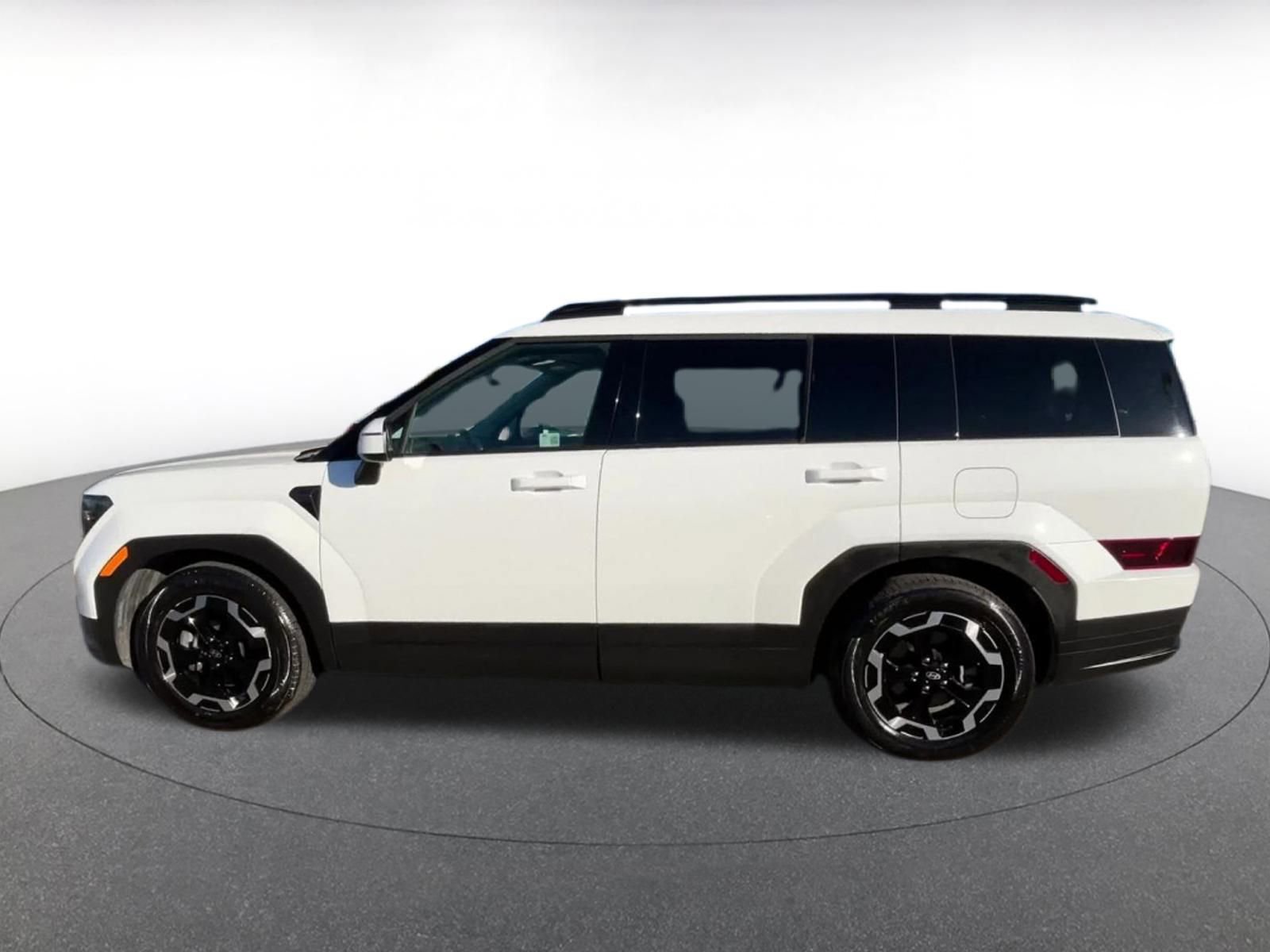 Used 2025 Hyundai Santa Fe SEL image 9