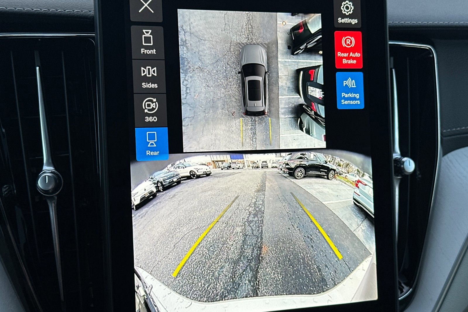 New 2026 Volvo XC60 T8 Ultra w/ Climate Package image 17