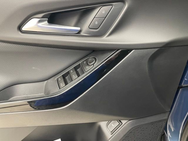 New 2026 Chevrolet Equinox LT w/ Convenience Package II AWD/4WD image 11