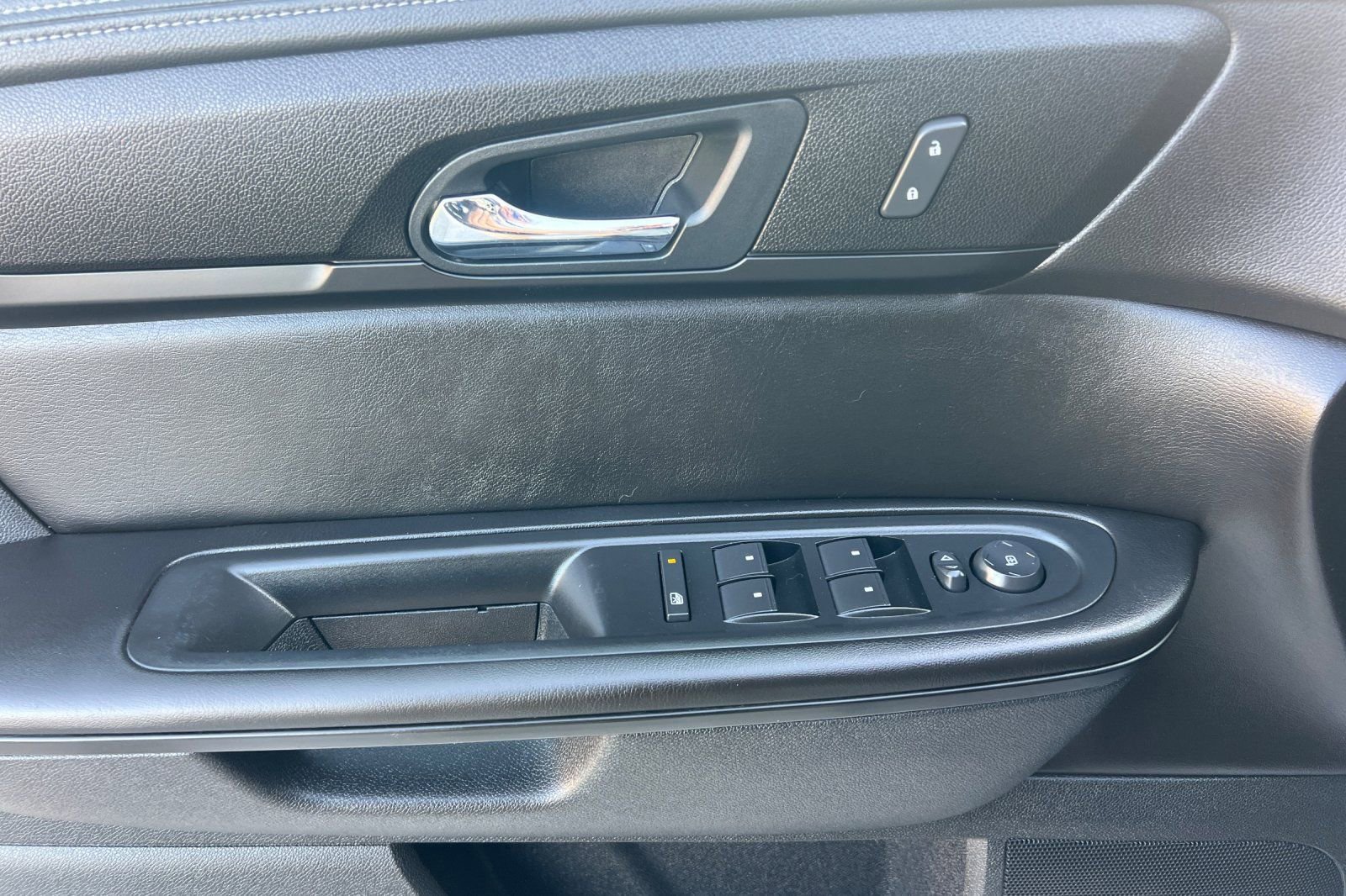 Used 2017 Chevrolet Traverse LT image 11