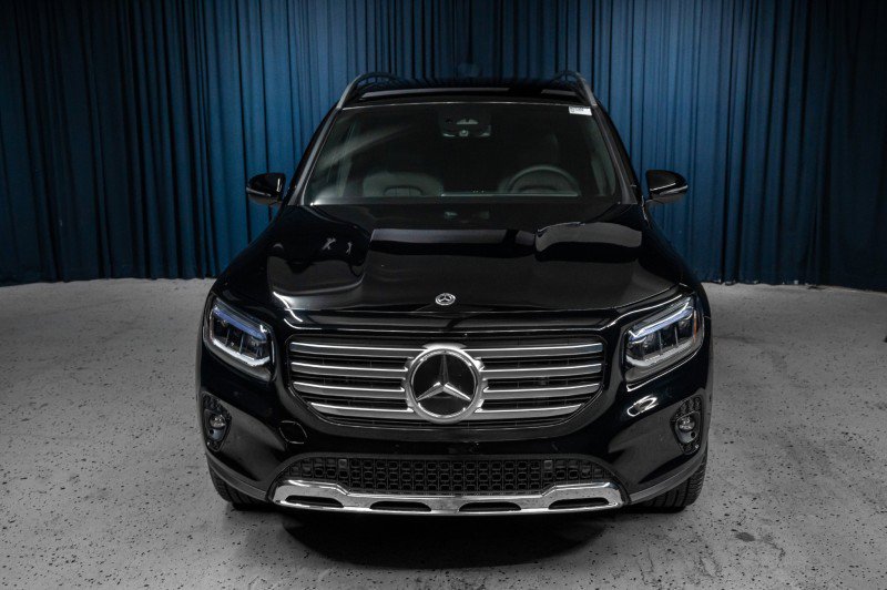 New 2025 Mercedes-Benz GLB 250 image 2