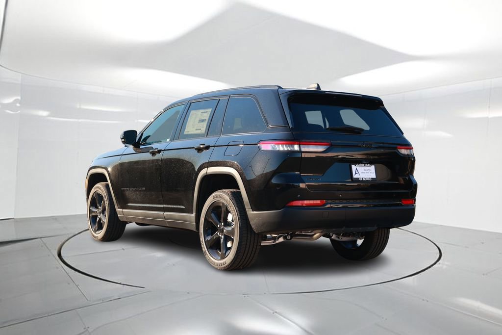New 2025 Jeep Grand Cherokee Altitude image 2