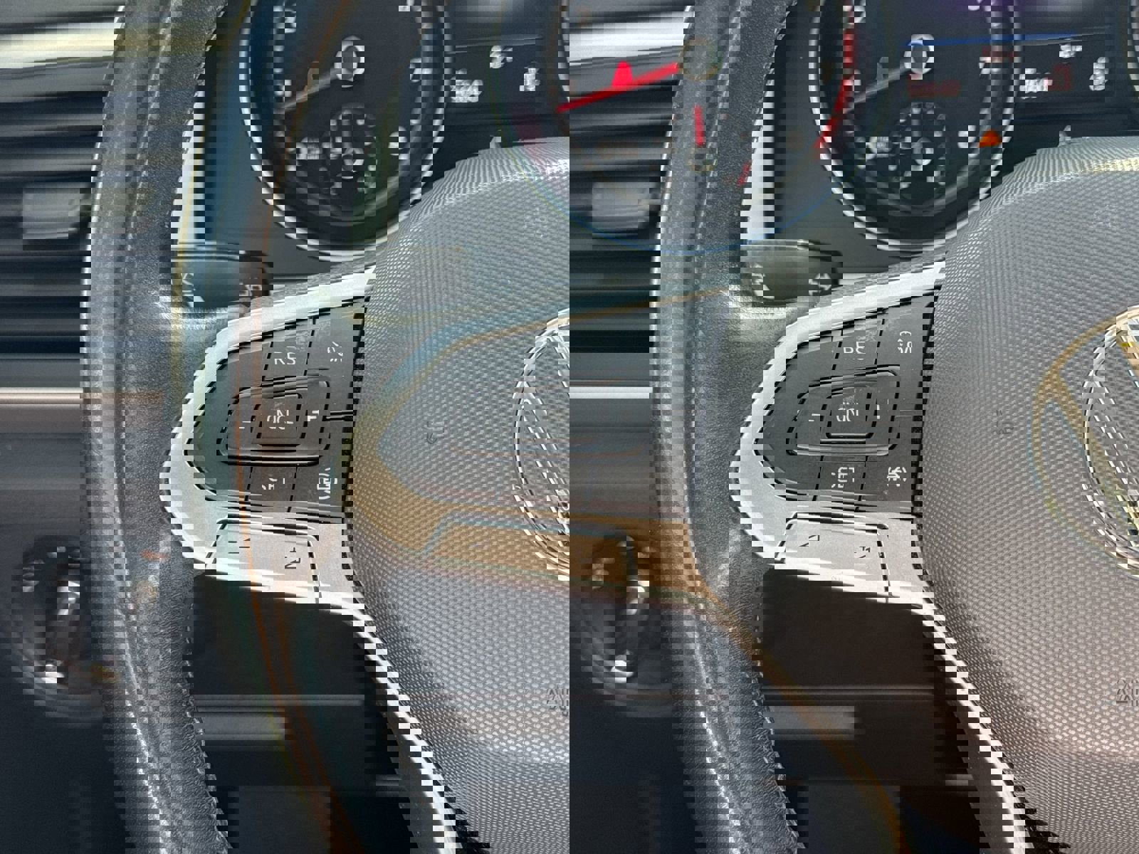 Used 2021 Volkswagen Atlas SE image 19