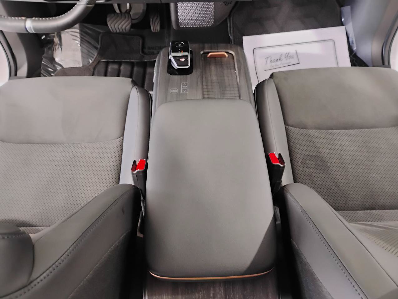 Used 2024 Nissan Ariya AWD image 51