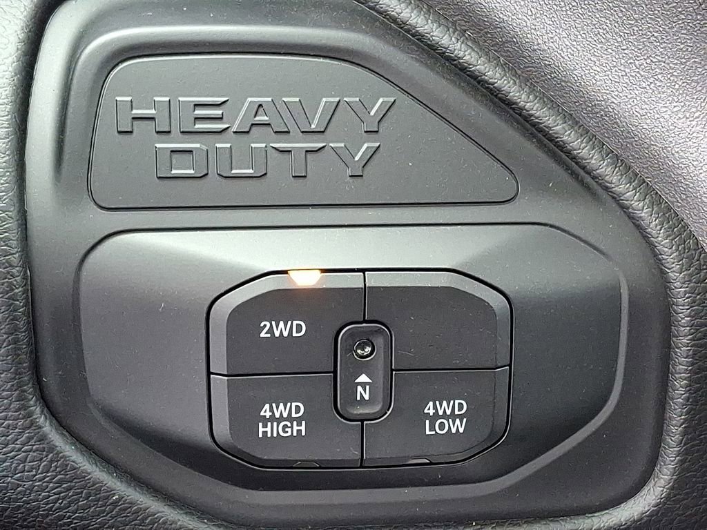 New 2026 RAM 2500 Laramie AWD/4WD image 18