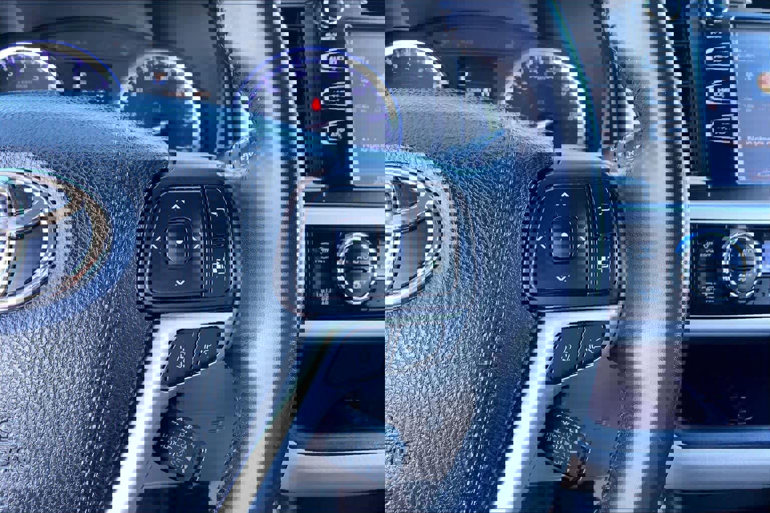 Used 2018 Toyota Highlander XLE image 23