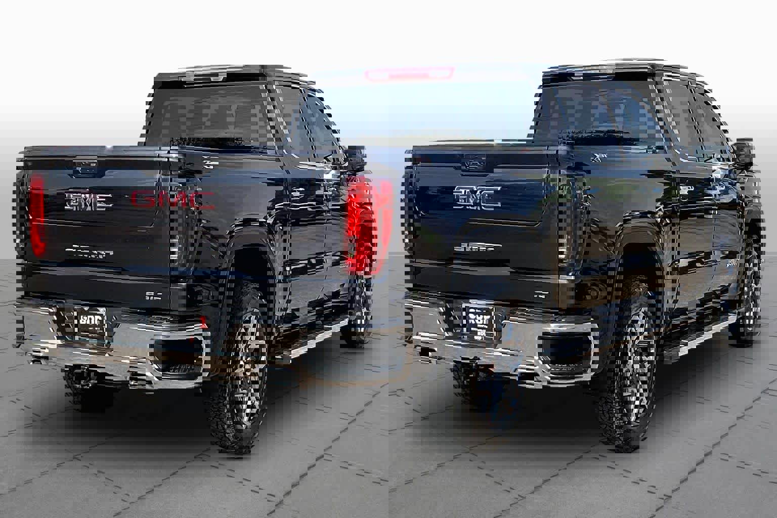 Used 2022 GMC Sierra 1500 SLT w/ SLT Convenience Package image 13