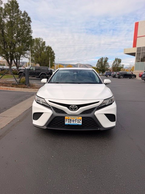 Used 2020 Toyota Camry SE w/ Moonroof Package AWD/4WD image 2