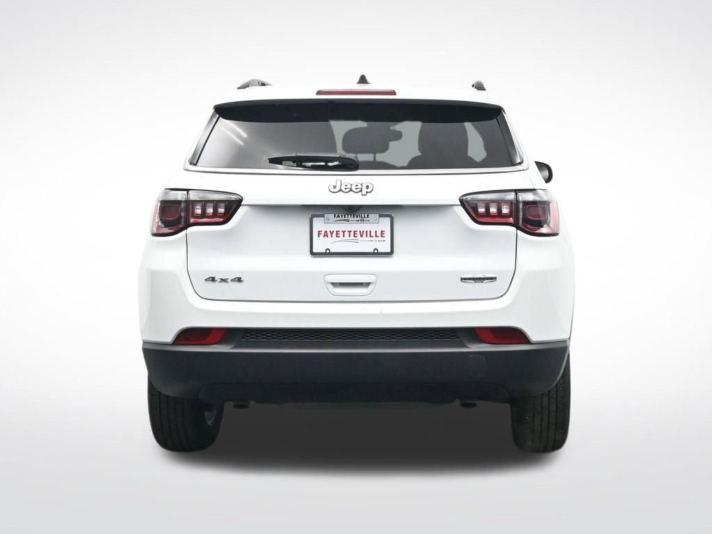 Used 2025 Jeep Compass Latitude image 7