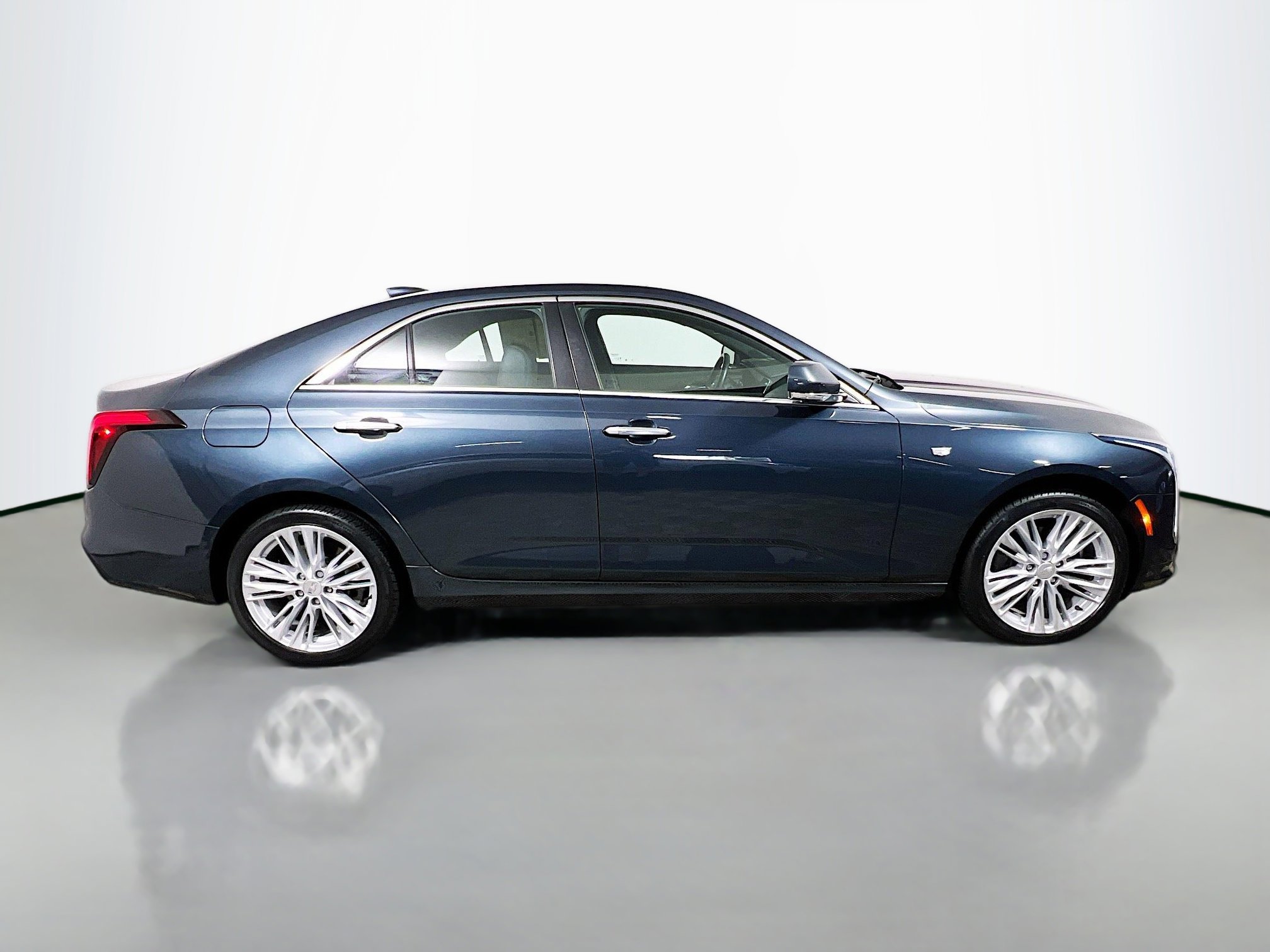 Used 2022 Cadillac CT4 Premium Luxury w/ Technology Package image 3