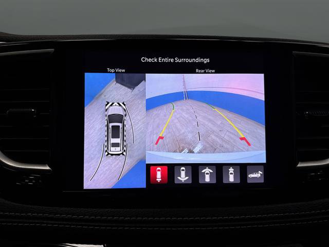 Used 2024 Chrysler Pacifica Limited w/ S Appearance Package image 10