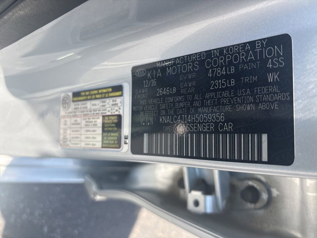 Used 2017 Kia Cadenza Limited FWD image 32