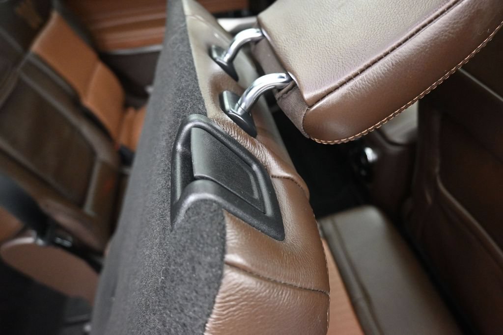 Used 2021 Ford Explorer King Ranch w/ Premium Technology Package AWD/4WD image 53