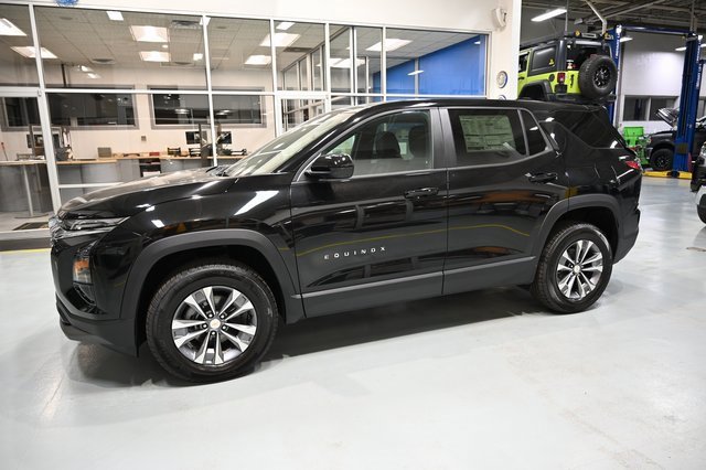 New 2026 Chevrolet Equinox LT w/ Convenience Package II image 7