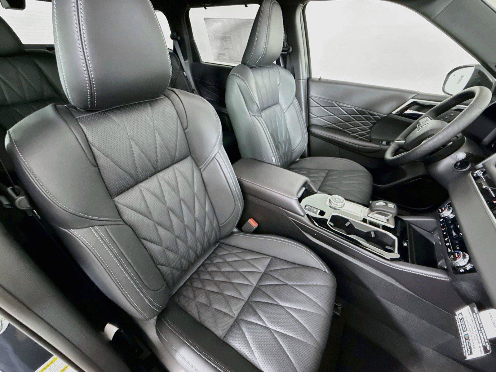 New 2026 Mitsubishi Outlander SEL FWD image 31