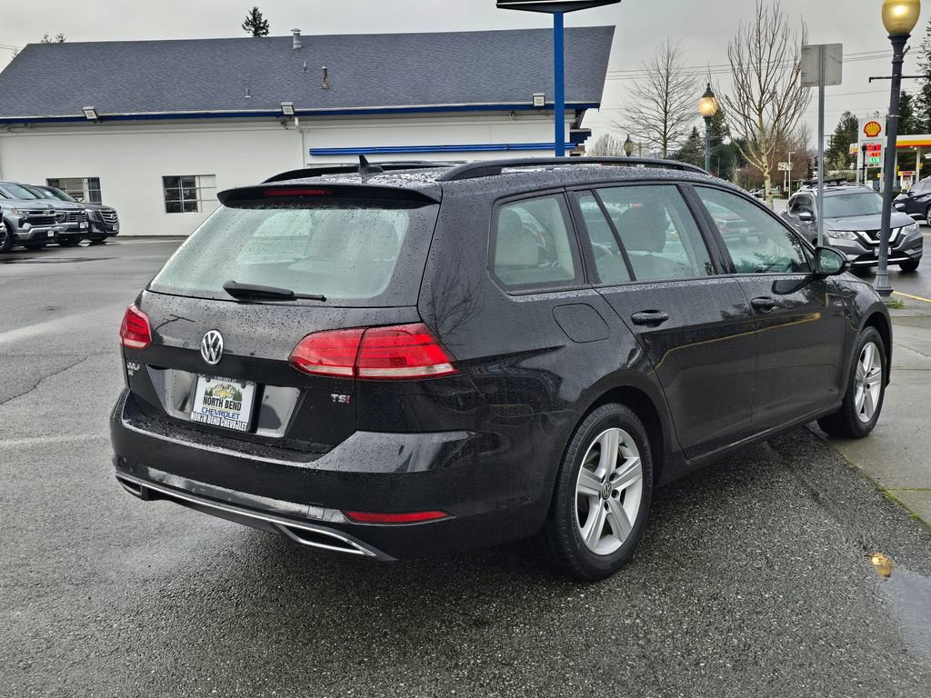 Used 2018 Volkswagen Golf SE image 5