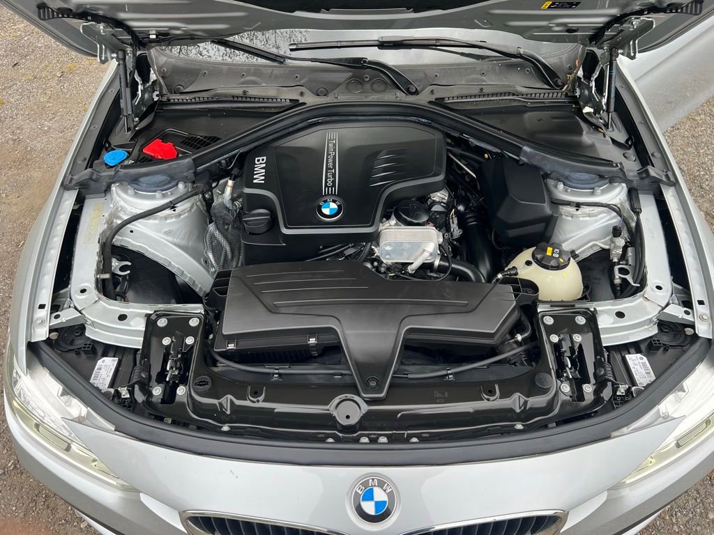 Used 2018 BMW 320i xDrive Sedan AWD/4WD image 27