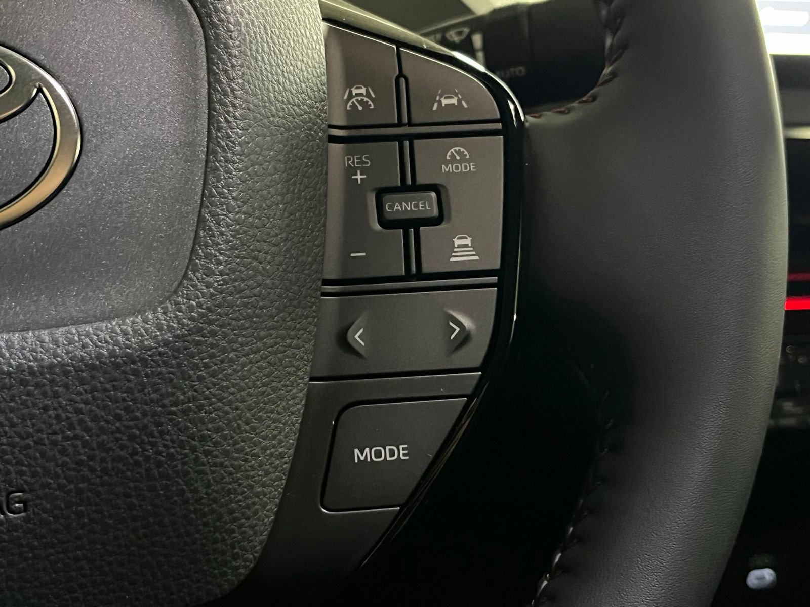 New 2026 Toyota Prius Plug-In Hybrid FWD image 30
