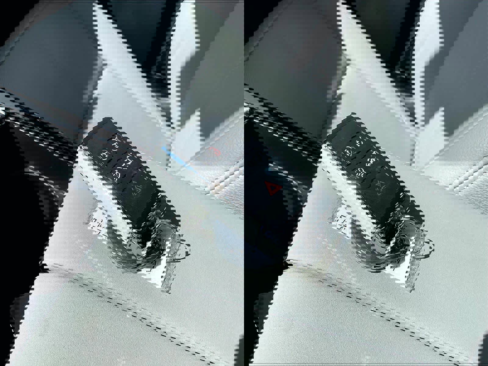 Used 2026 Land Rover Range Rover Velar Dynamic SE image 13