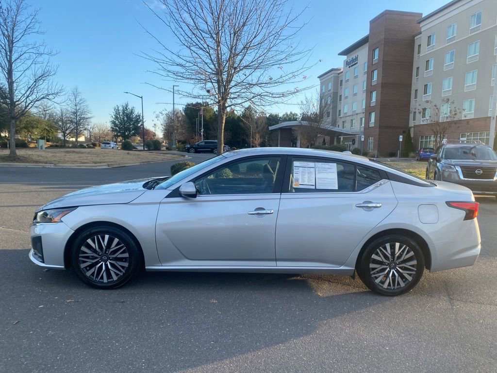 Used 2023 Nissan Altima 2.5 SV image 4