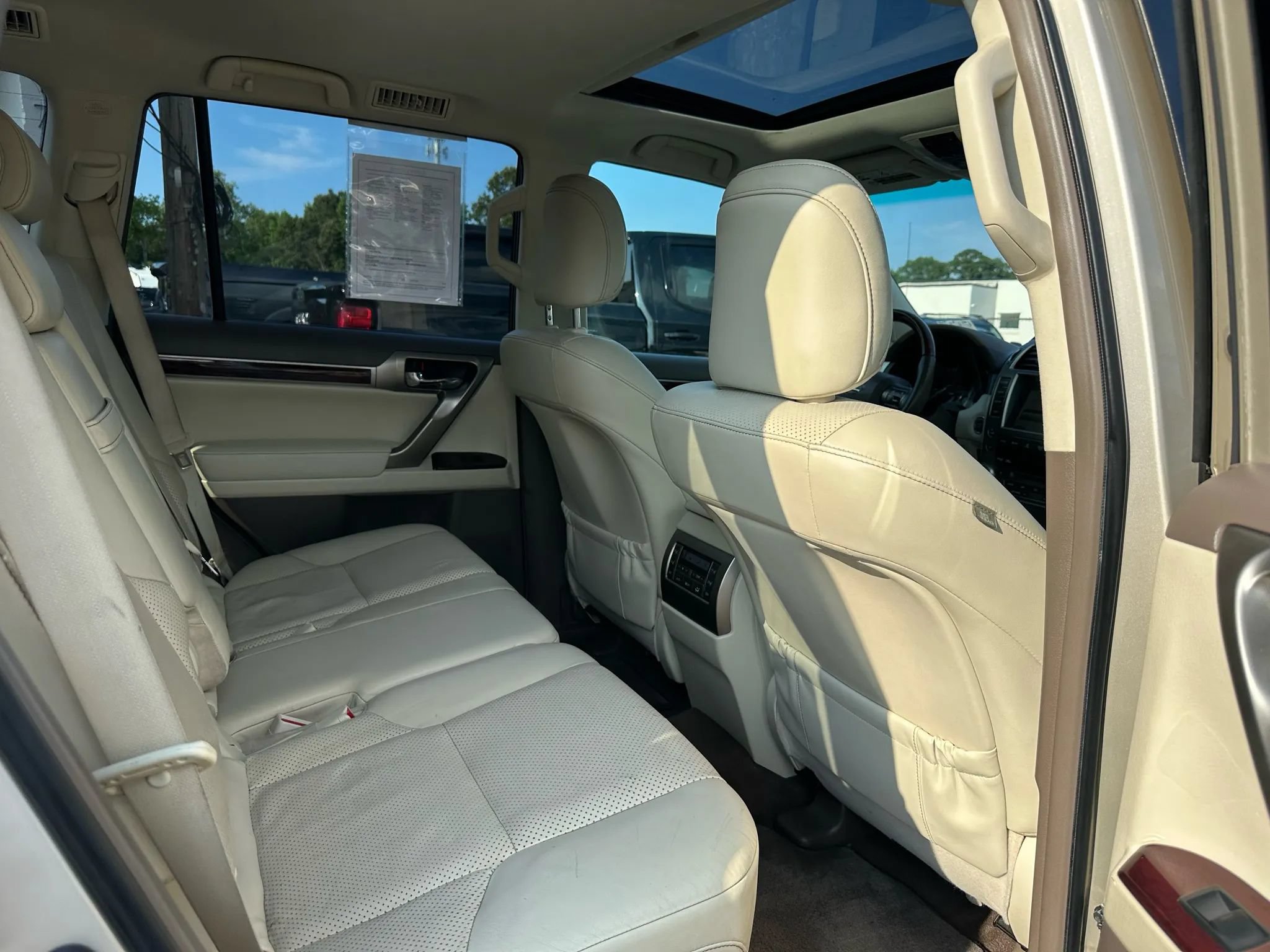 Used 2011 Lexus GX 460 w/ Comfort Plus Pkg AWD/4WD image 25