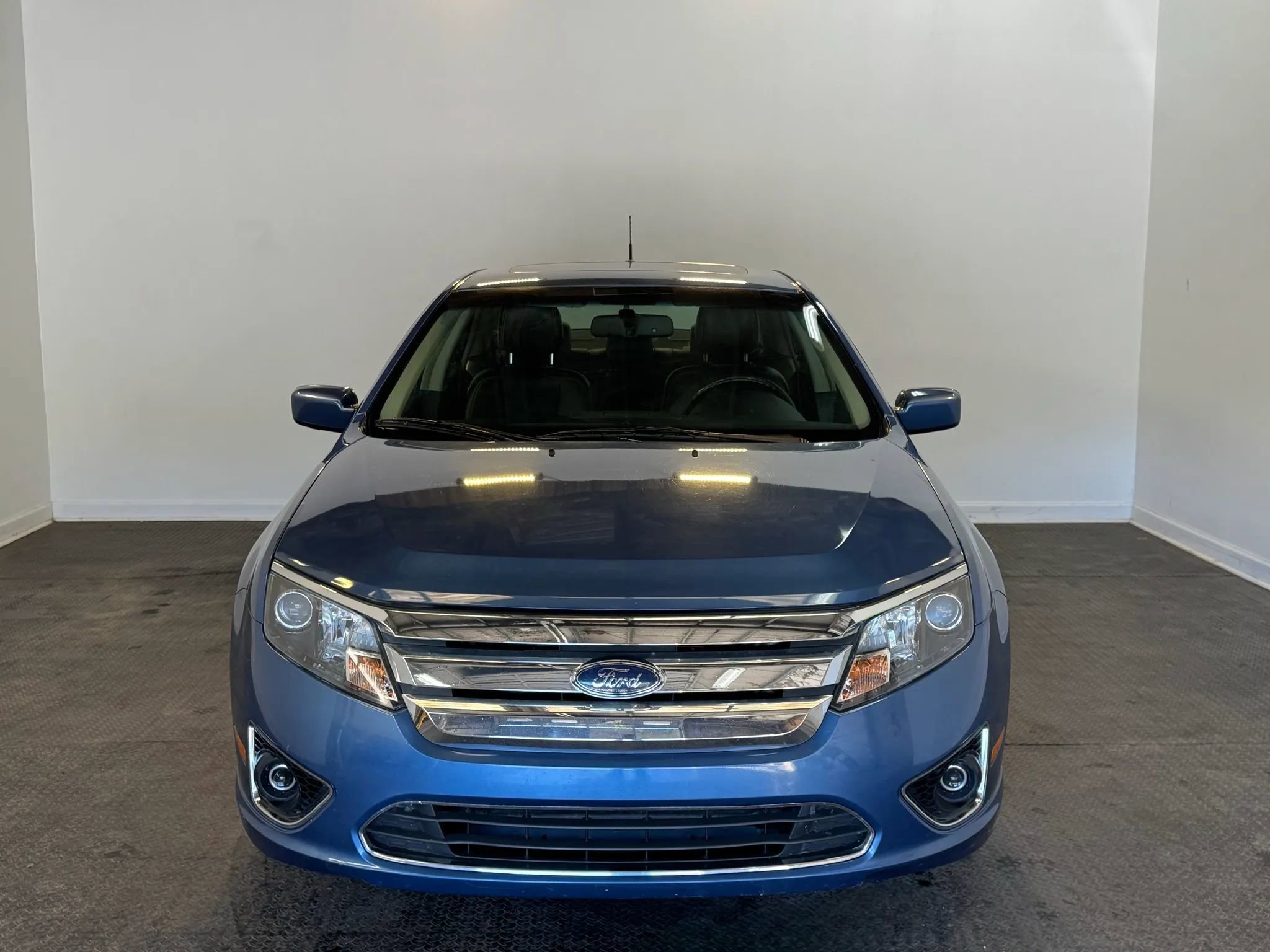 Used 2010 Ford Fusion SEL FWD image 2