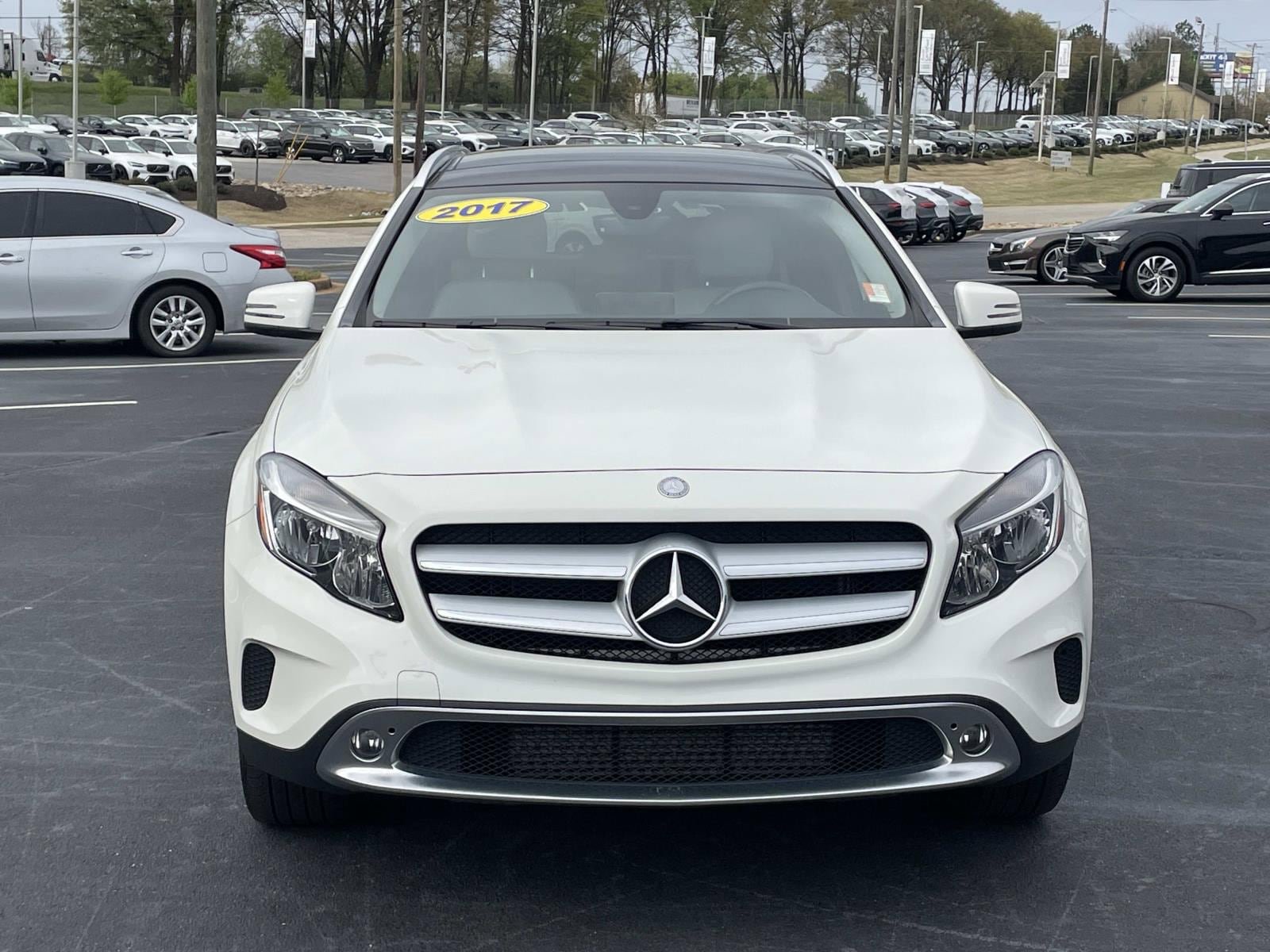 Used 2017 Mercedes-Benz GLA 250 4MATIC image 2