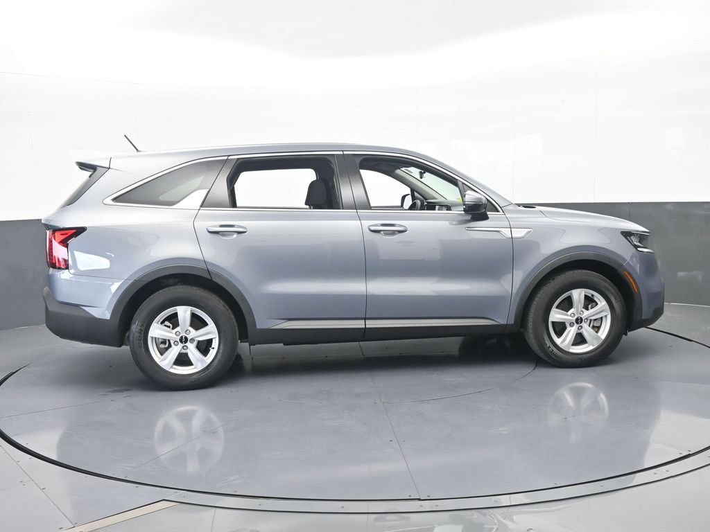 Used 2023 Kia Sorento LX FWD image 7