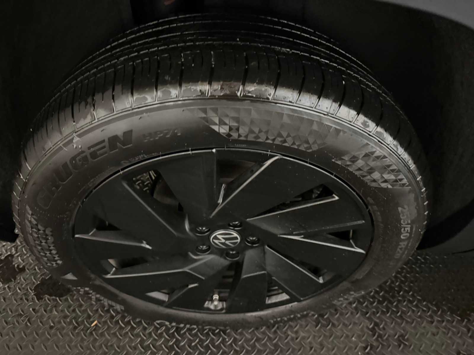 Certified 2025 Volkswagen Atlas SE image 13