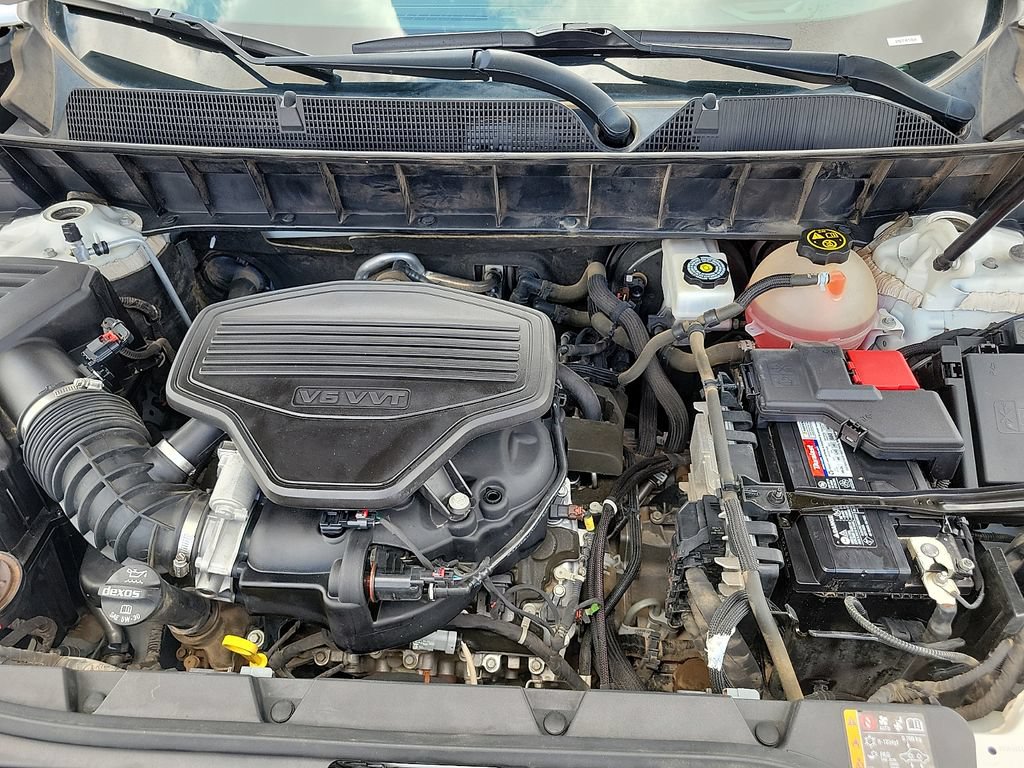 Used 2018 GMC Acadia Denali w/ Technology Package FWD image 16