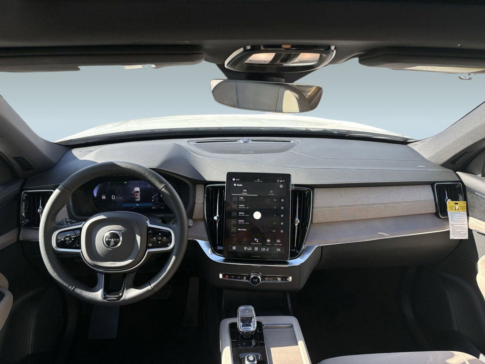 New 2026 Volvo XC90 B6 Plus w/ Protection Package Premier image 15