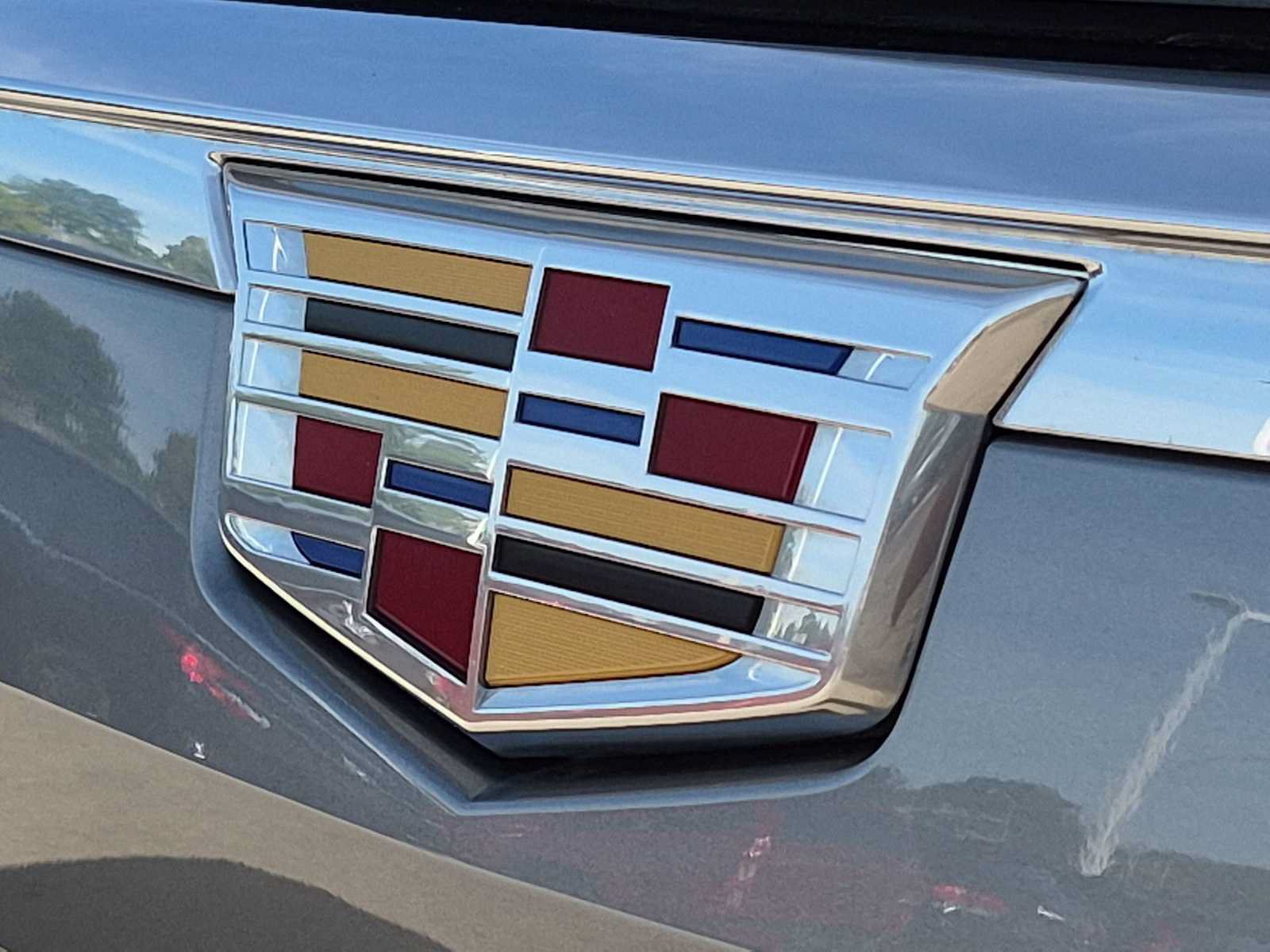Used 2024 Cadillac Escalade Premium Luxury w/ Performance Package AWD/4WD image 13