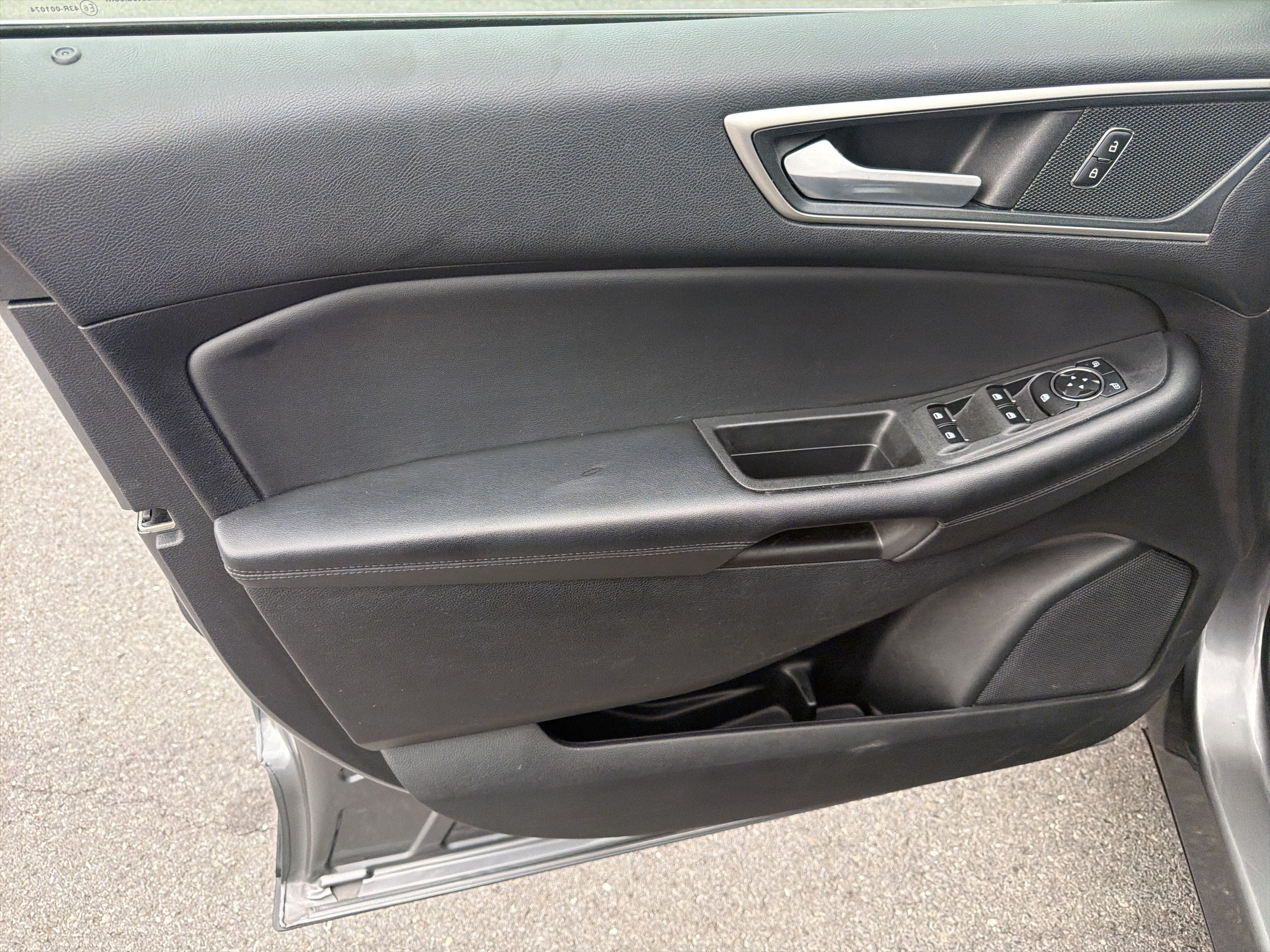 Used 2024 Ford Edge SEL AWD/4WD image 15