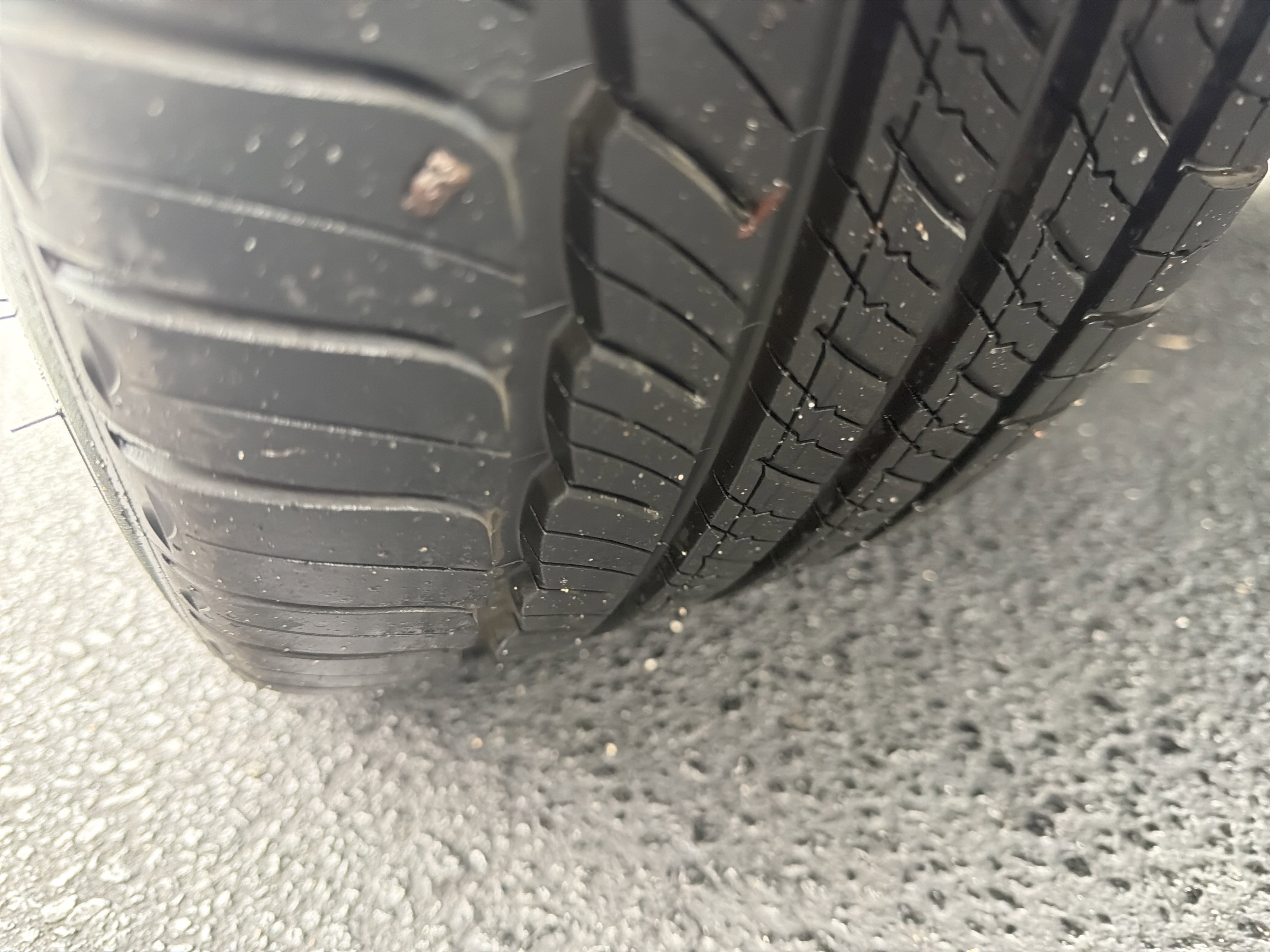 Used 2020 Volvo XC40 T5 Momentum w/ Protection Package Premier image 12