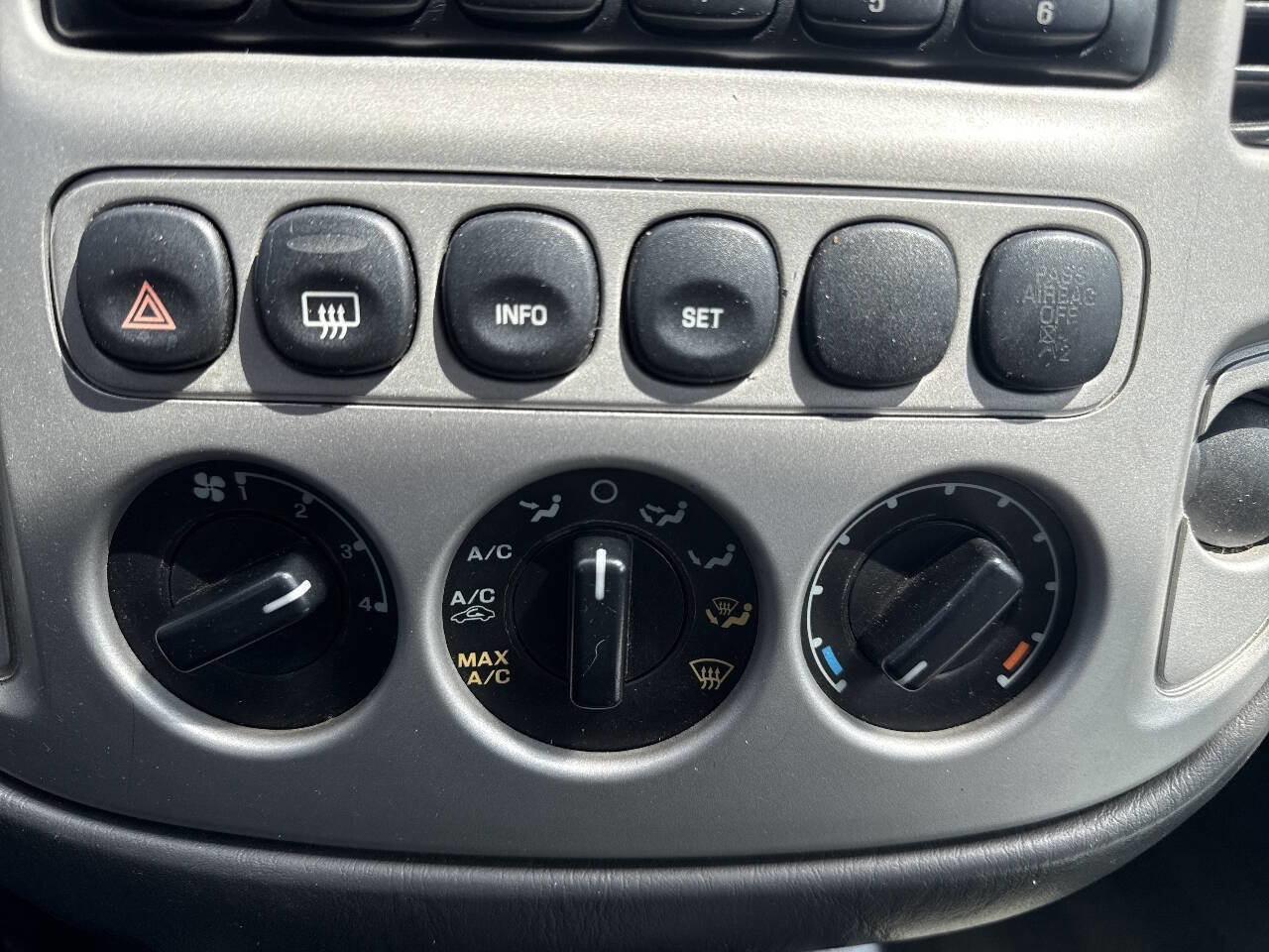 Used 2005 Ford Escape 2WD Hybrid image 38