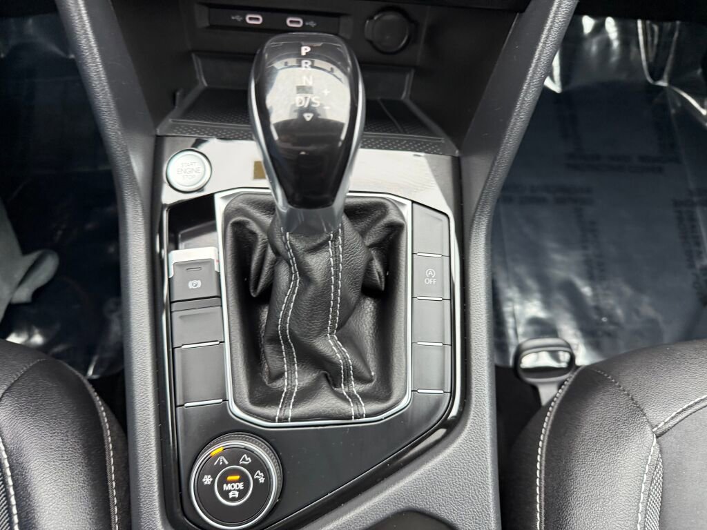 Used 2023 Volkswagen Taos SE w/ Panoramic Sunroof Package image 20