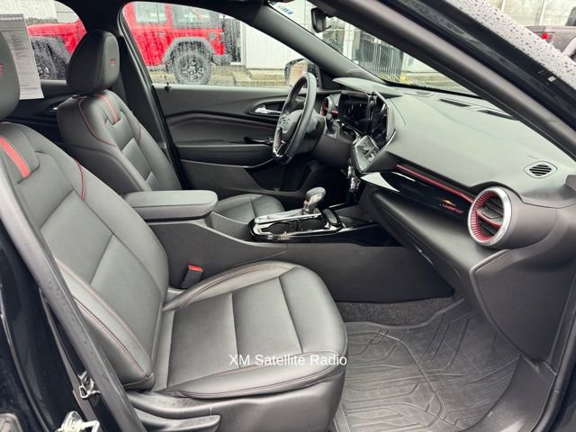 Used 2024 Chevrolet Trax RS w/ Sunroof Package image 17