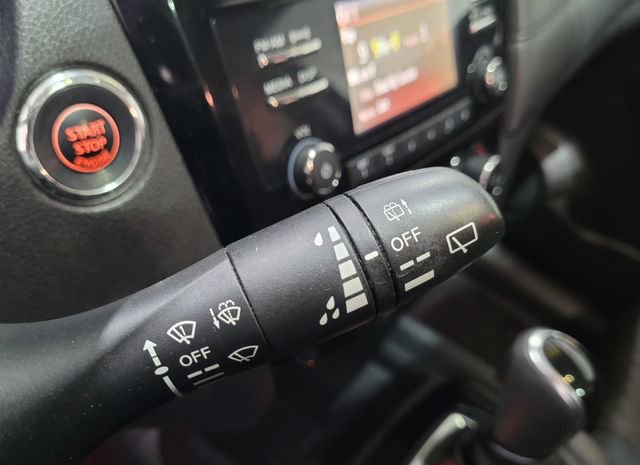 Used 2017 Nissan Rogue SV image 43