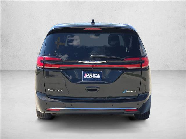 Used 2023 Chrysler Pacifica Limited FWD image 4