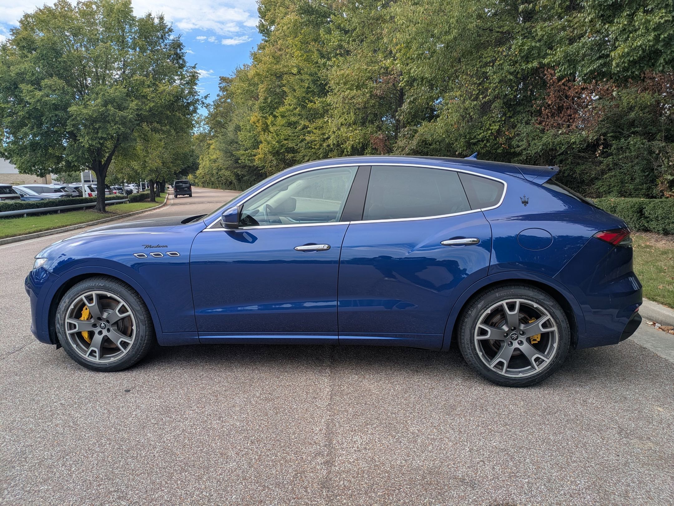 Certified 2022 Maserati Levante Modena image 2