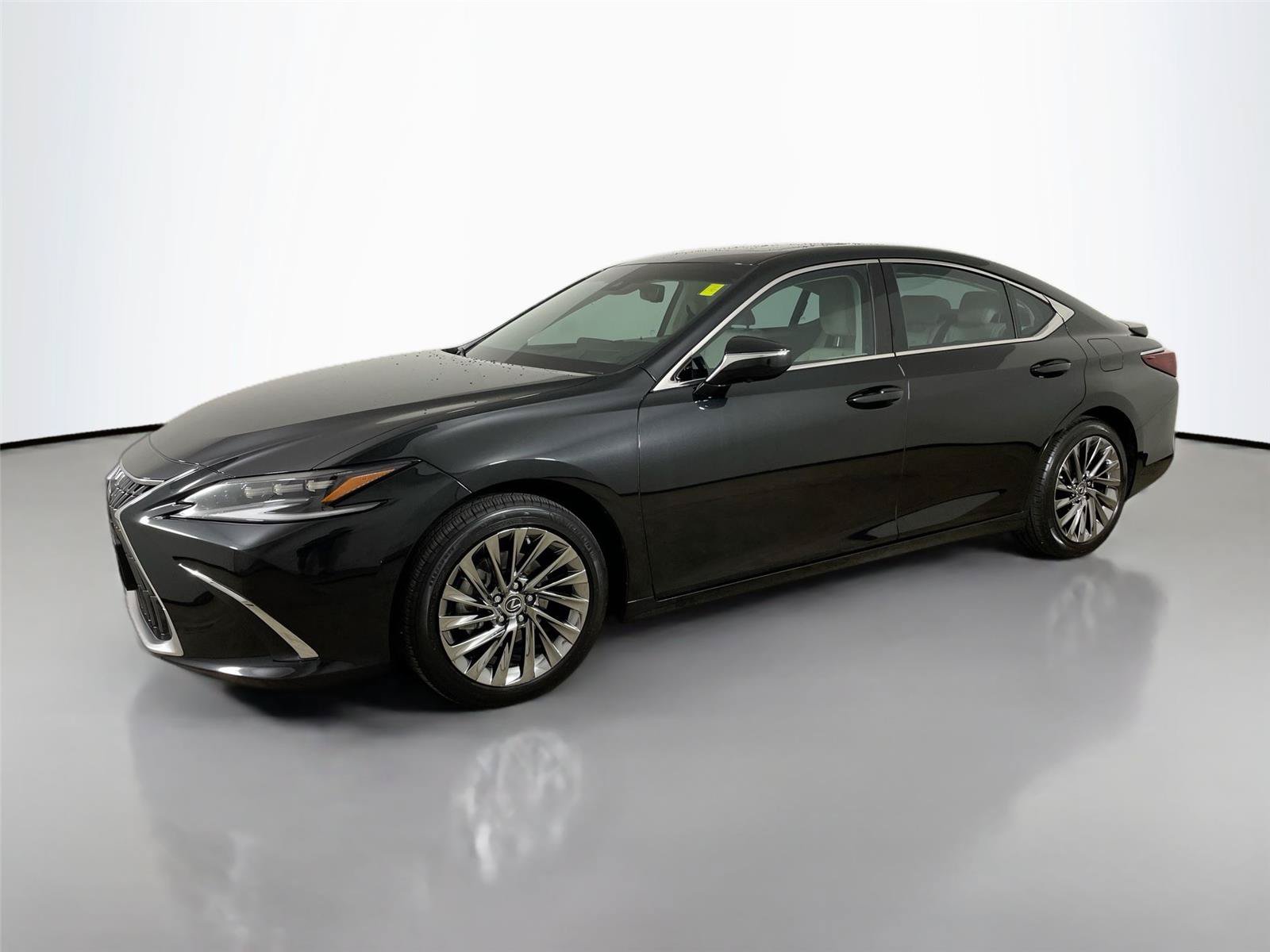 Used 2024 Lexus ES 300h Ultra Luxury w/ Accessory Package (Z1) FWD image 8