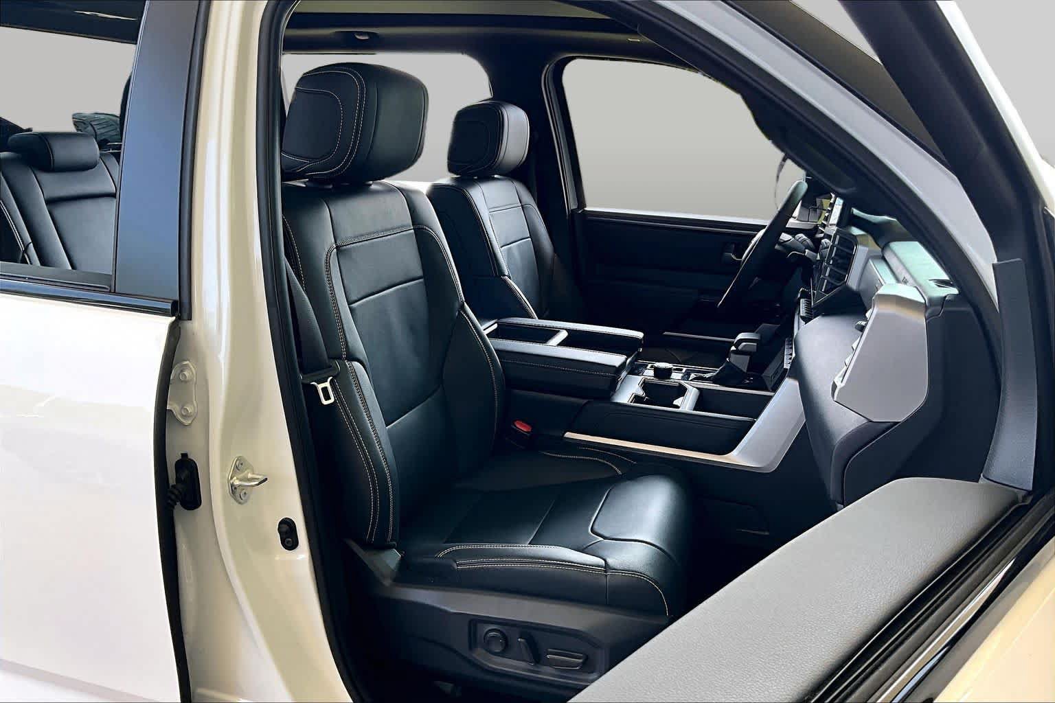 Used 2026 Toyota Tundra Limited AWD/4WD image 8