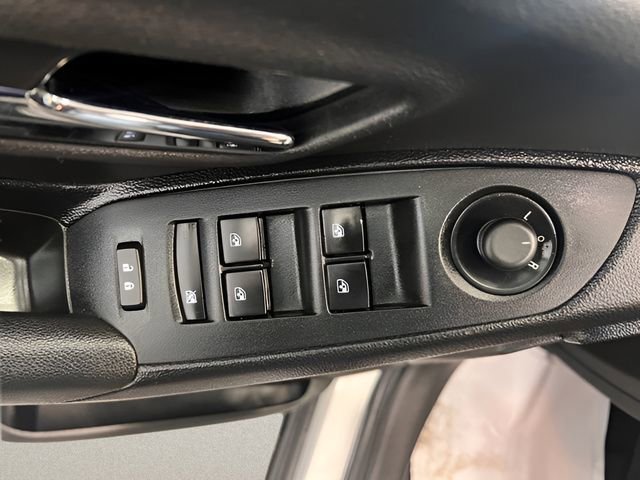 Used 2020 Chevrolet Trax LT w/ Driver Confidence Package AWD/4WD image 14