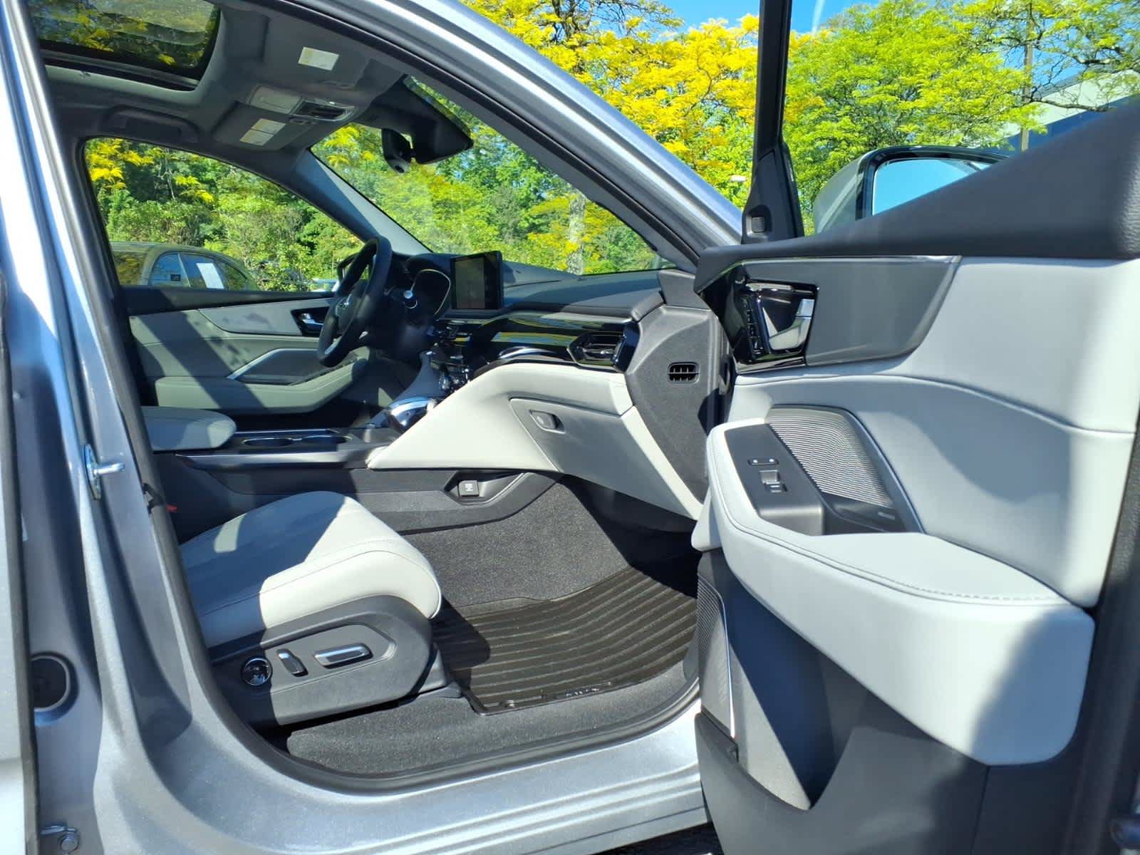 Used 2026 Acura MDX w/ Technology Package AWD/4WD image 13