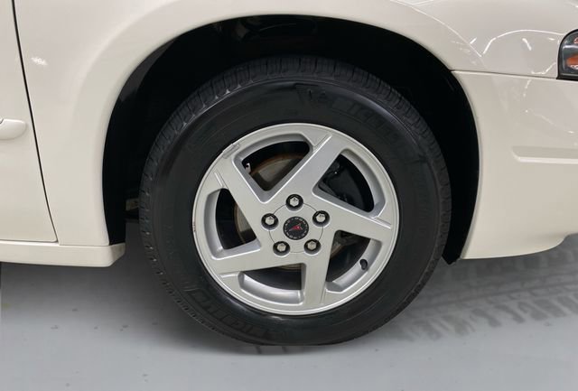 Used 2004 Pontiac Bonneville SE w/ Leather Appointment Package image 15