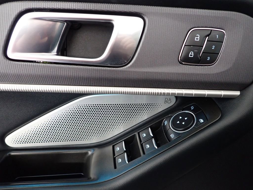 Used 2025 Ford Explorer ST image 24