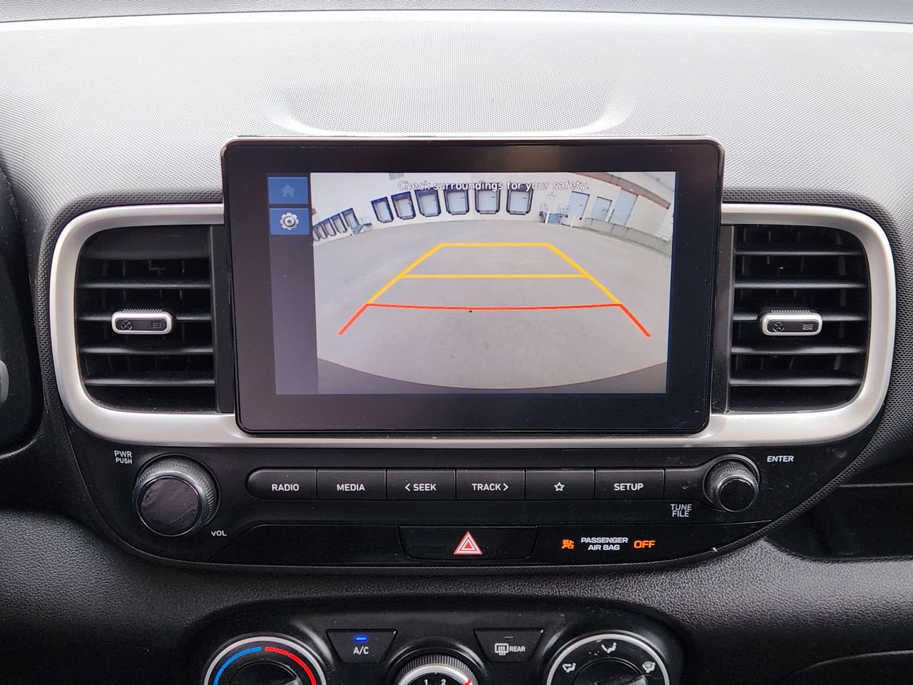 Used 2025 Hyundai Venue SE FWD image 14